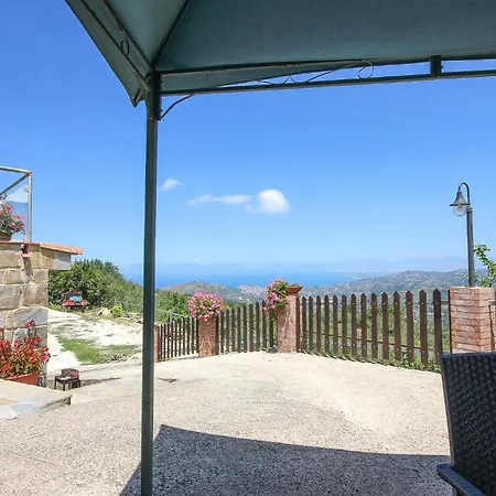 4 Bedroom Beautiful In Holiday home Laureana Cilento
