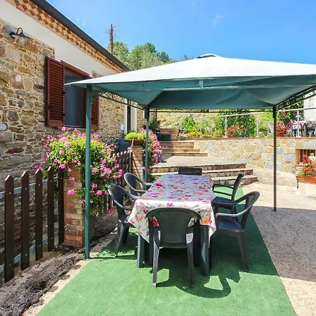 4 Bedroom Beautiful In Laureana Cilento