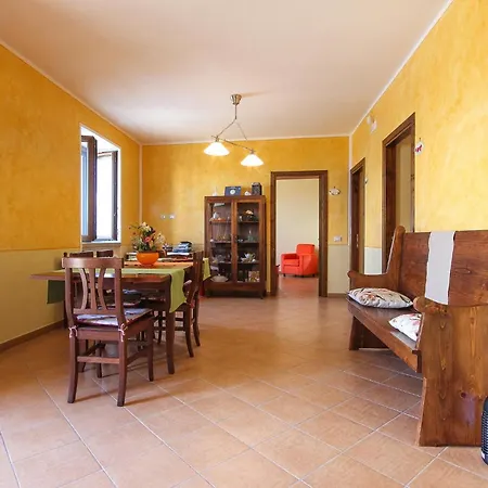 4 Bedroom Beautiful In Laureana Cilento