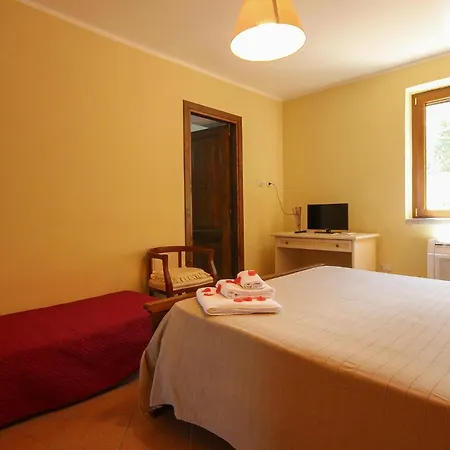 4 Bedroom Beautiful In * Laureana Cilento