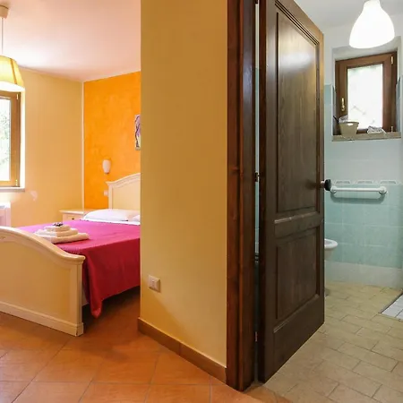 4 Bedroom Beautiful In Holiday home Laureana Cilento