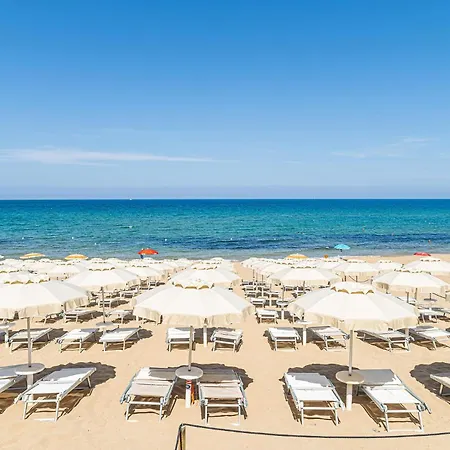 4 Bedroom Beautiful In * Laureana Cilento