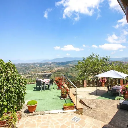 4 Bedroom Beautiful In *